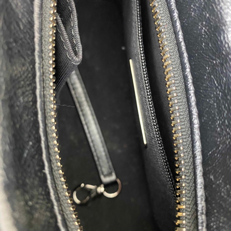 Chanel/香奈兒 28開 限量款流浪包!包身鏤空雙c山茶花皮面缺手柄 尺寸:20*15㎝-7