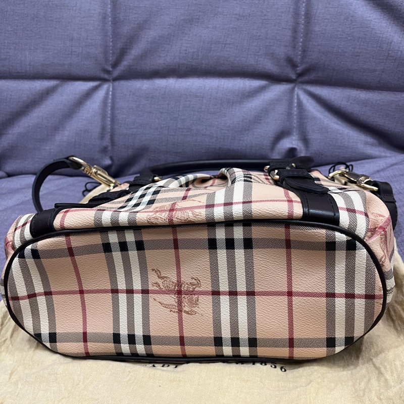 BURBERRY戰馬格紋肩背包-6