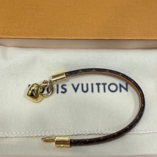 🌟LV愛心鎖頭手環Crazy In Lock Charm Bracelet-2