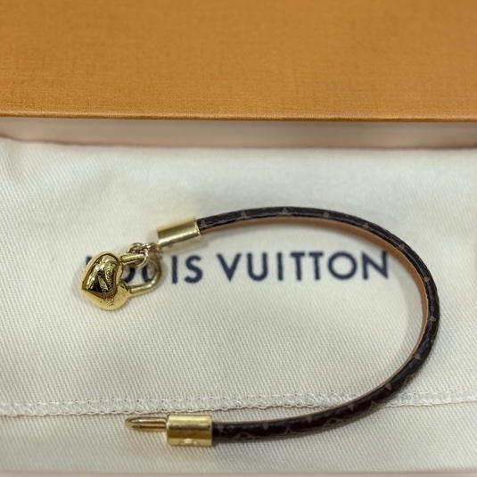 🌟LV愛心鎖頭手環Crazy In Lock Charm Bracelet-6