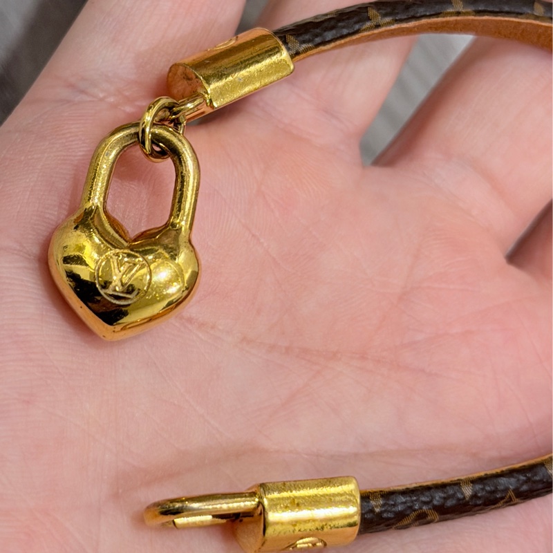🌟LV愛心鎖頭手環Crazy In Lock Charm Bracelet-15