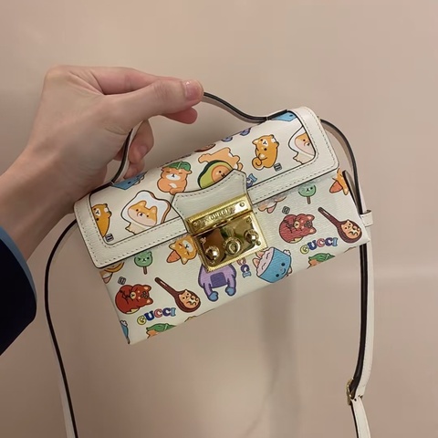 【太可愛辣😍稀有絕版款】Gucci 掛鎖動物印花單肩鎖頭包