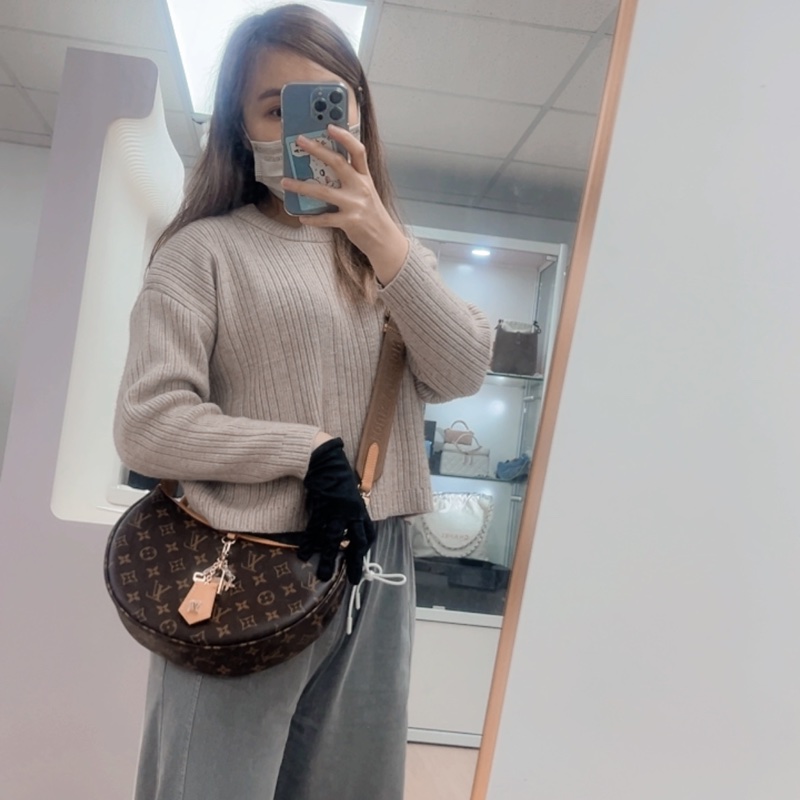 全新 Lv looping 月亮牛角包/腋下包-15