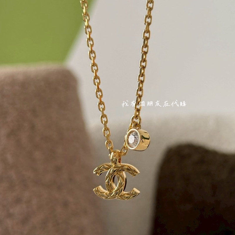 《我有個朋友在代購》香奈兒「多鑽一點」菱格紋雙C項鍊-3