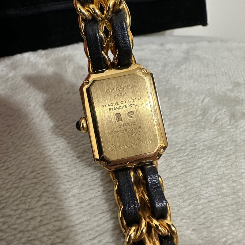 Chanel 黑金首映錶M號-8