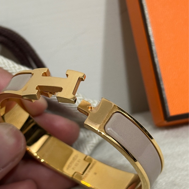 Hermes Clic H 手環金色配奶茶色-12