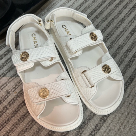 閒置新 未使用 Chanel香奈兒 大爆款復古金幣扣魔術貼涼鞋  有防塵袋