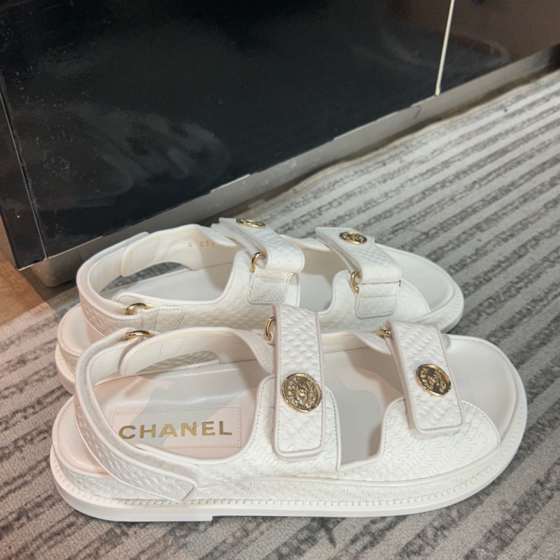 閒置新 未使用 Chanel香奈兒 大爆款復古金幣扣魔術貼涼鞋  有防塵袋-1