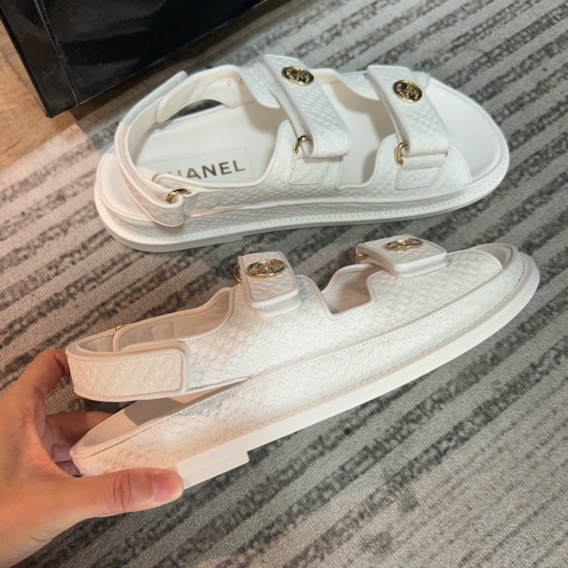 閒置新 未使用 Chanel香奈兒 大爆款復古金幣扣魔術貼涼鞋  有防塵袋-2