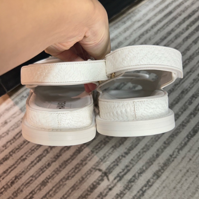 閒置新 未使用 Chanel香奈兒 大爆款復古金幣扣魔術貼涼鞋  有防塵袋-3