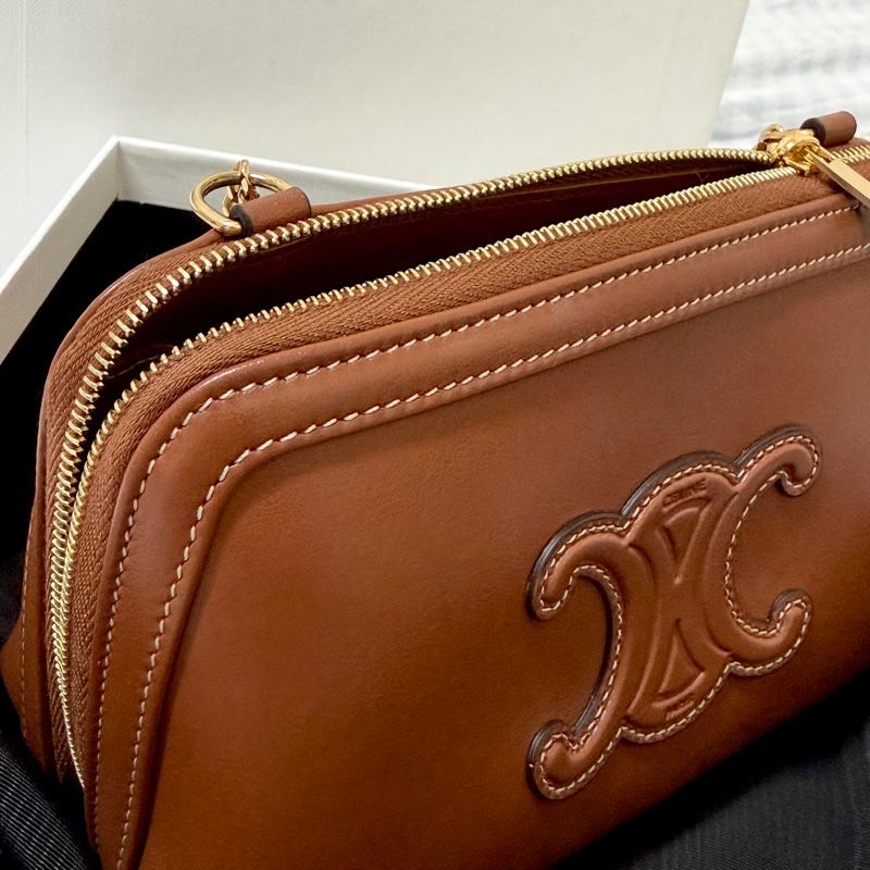 賣場最低價|全新|CELINE 皮革貝殼包(小牛皮)-8