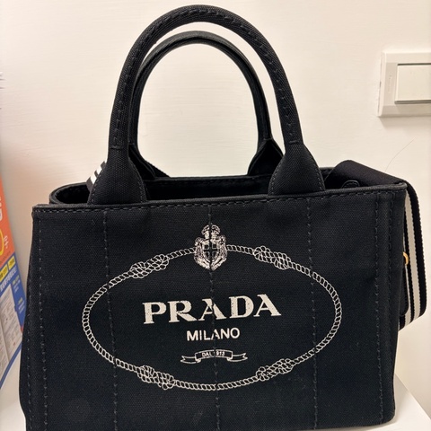 prada canapa