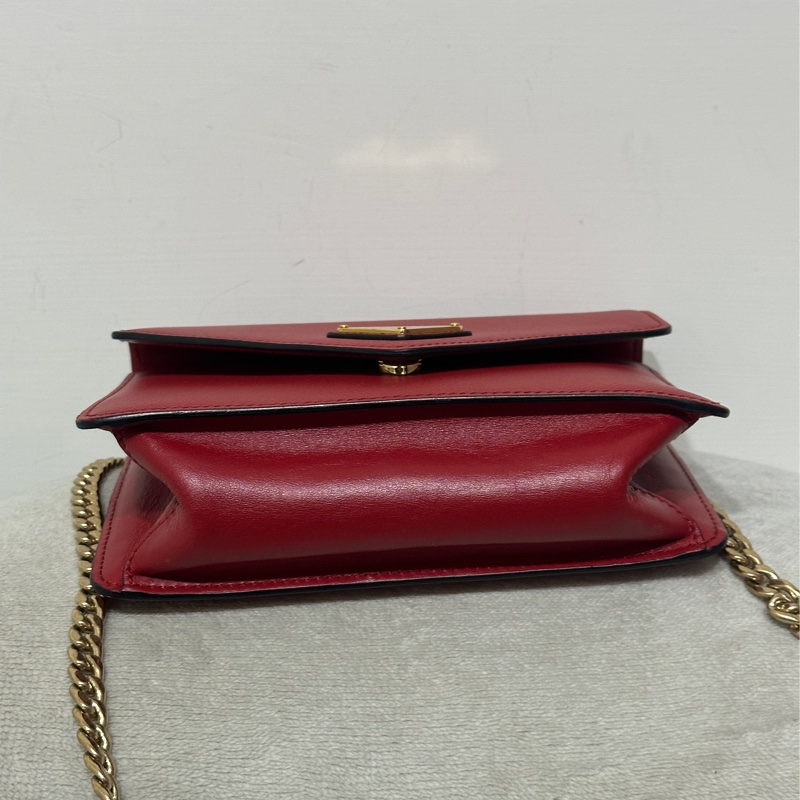 Prada Saffiano 紅色皮革斜背包-9
