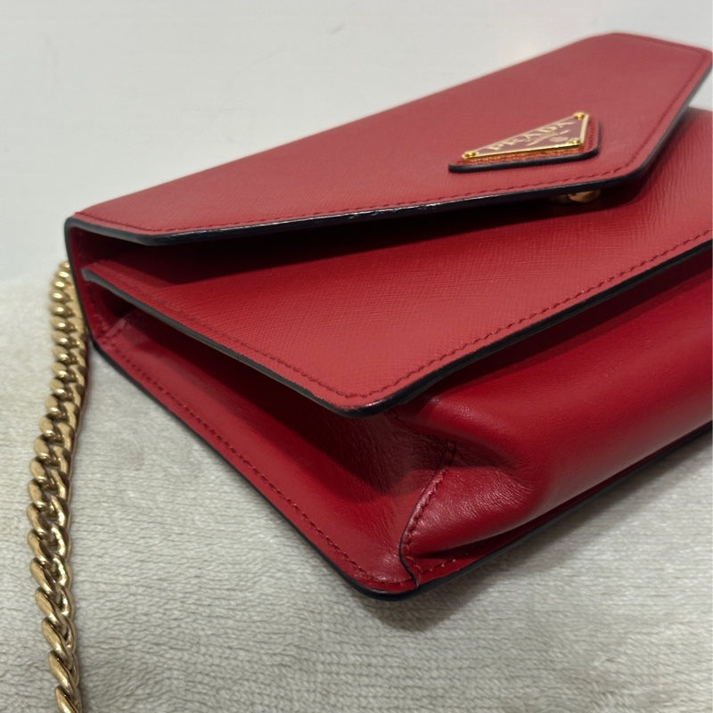 Prada Saffiano 紅色皮革斜背包-10