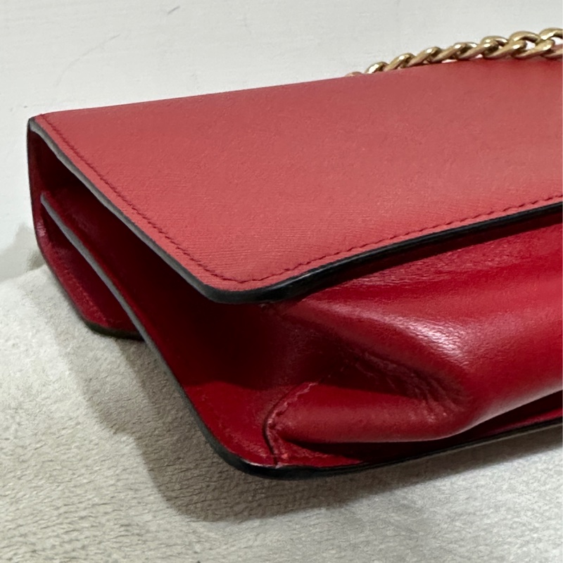 Prada Saffiano 紅色皮革斜背包-12