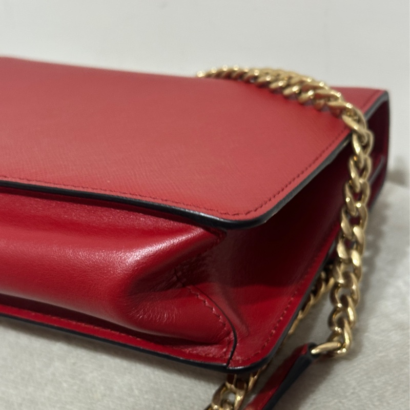 Prada Saffiano 紅色皮革斜背包-13