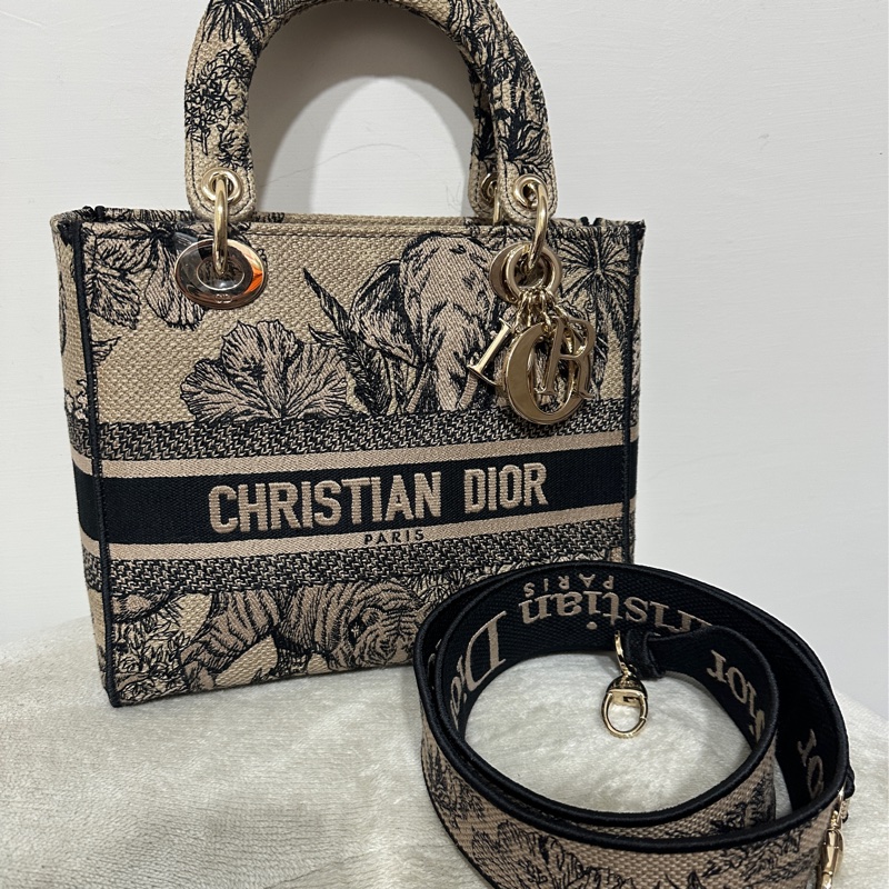 Dior Lady 刺繡戴妃包大象杏-0