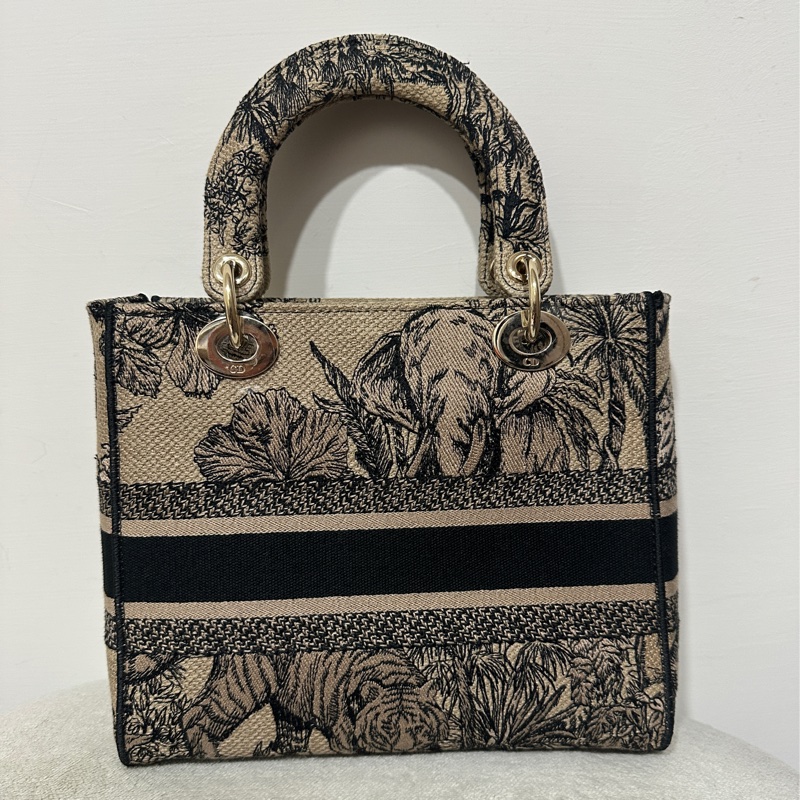 Dior Lady 刺繡戴妃包大象杏-2