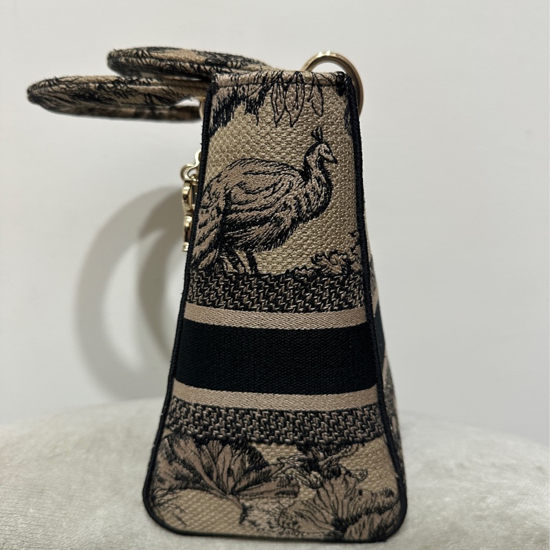 Dior Lady 刺繡戴妃包大象杏-3