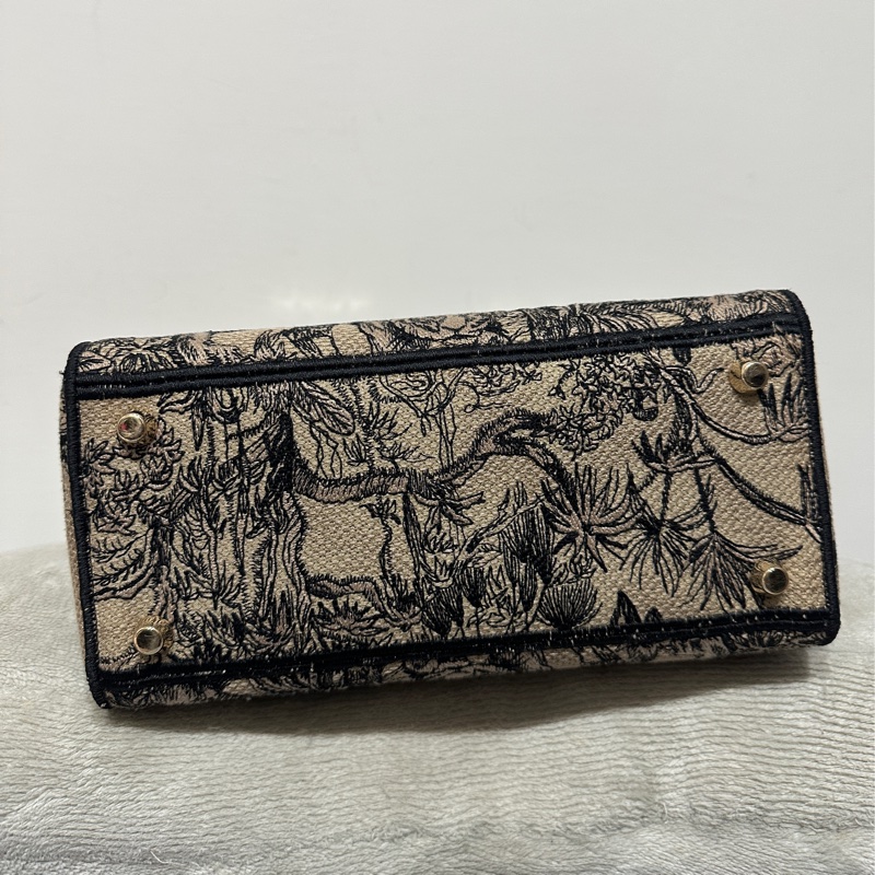 Dior Lady 刺繡戴妃包大象杏-8