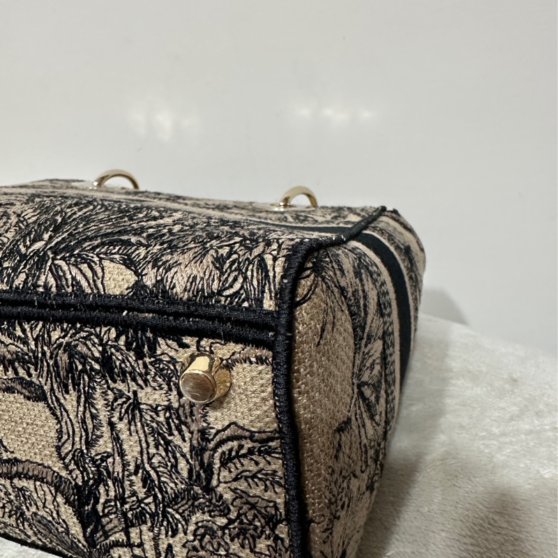 Dior Lady 刺繡戴妃包大象杏-11