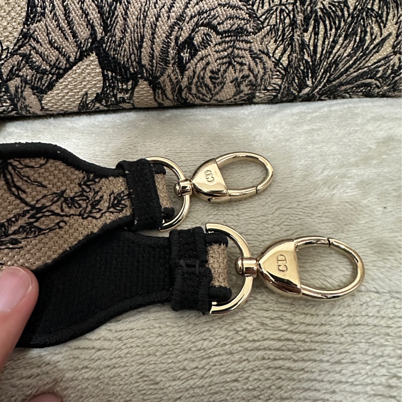 Dior Lady 刺繡戴妃包大象杏-18