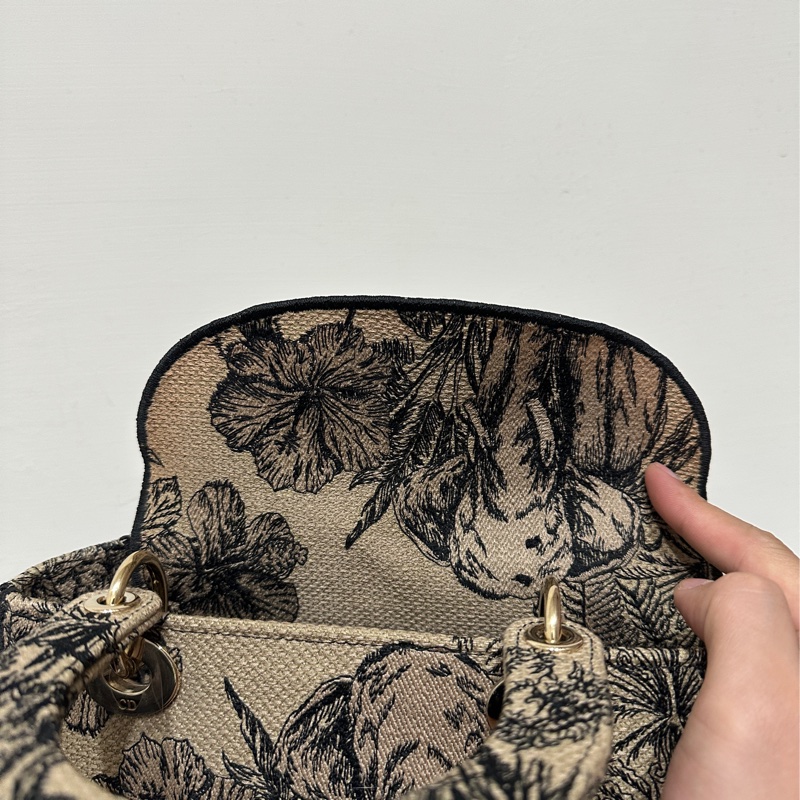 Dior Lady 刺繡戴妃包大象杏-19