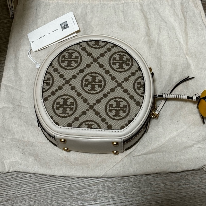 Tory Burch 專櫃款T monogram 緹花圓型側背包-1