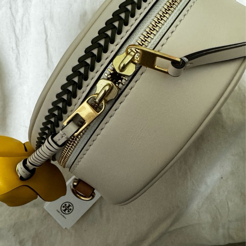 Tory Burch 專櫃款T monogram 緹花圓型側背包-4