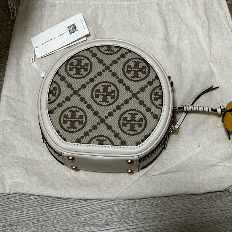Tory Burch 專櫃款T monogram 緹花圓型側背包-6