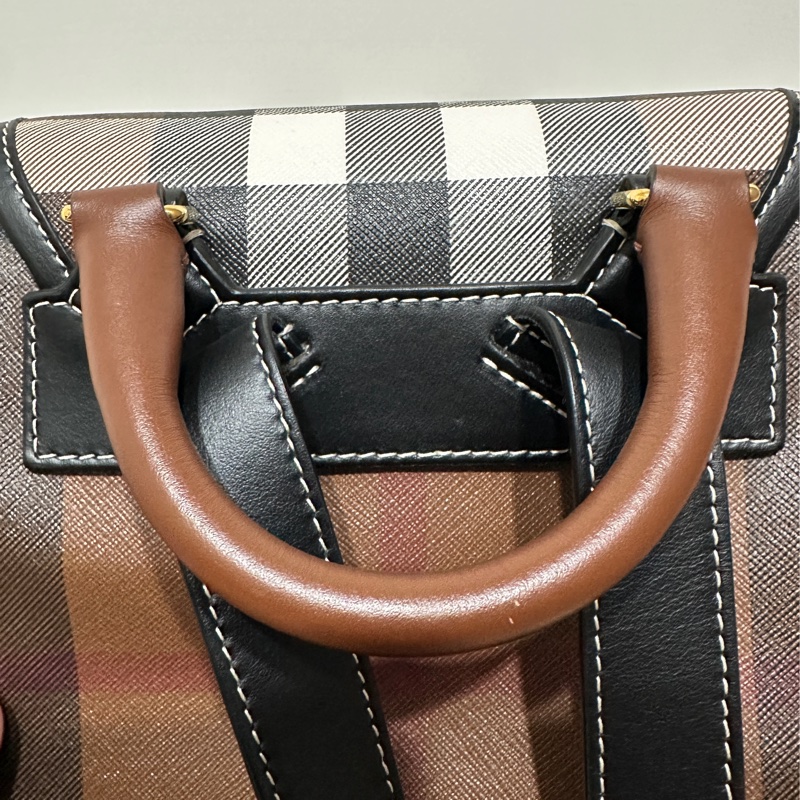 Burberry 經典格紋帆布拼皮革翻蓋束口後背包-14