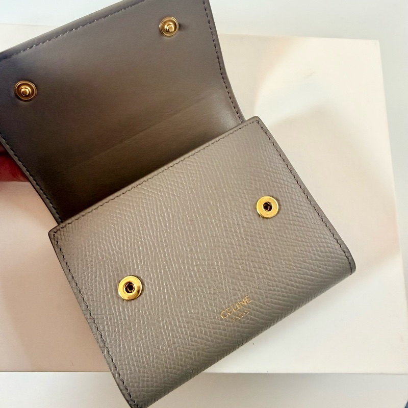 ✔️ Celine 粒面牛皮三折短夾(鵝卵石色)-5