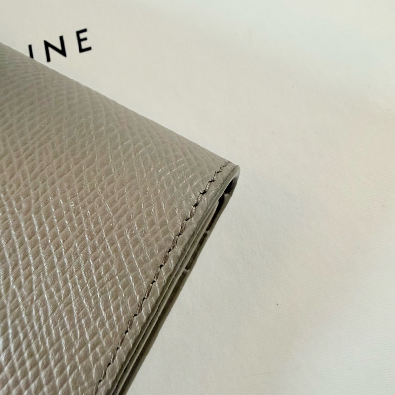 ✔️ Celine 粒面牛皮三折短夾(鵝卵石色)-8