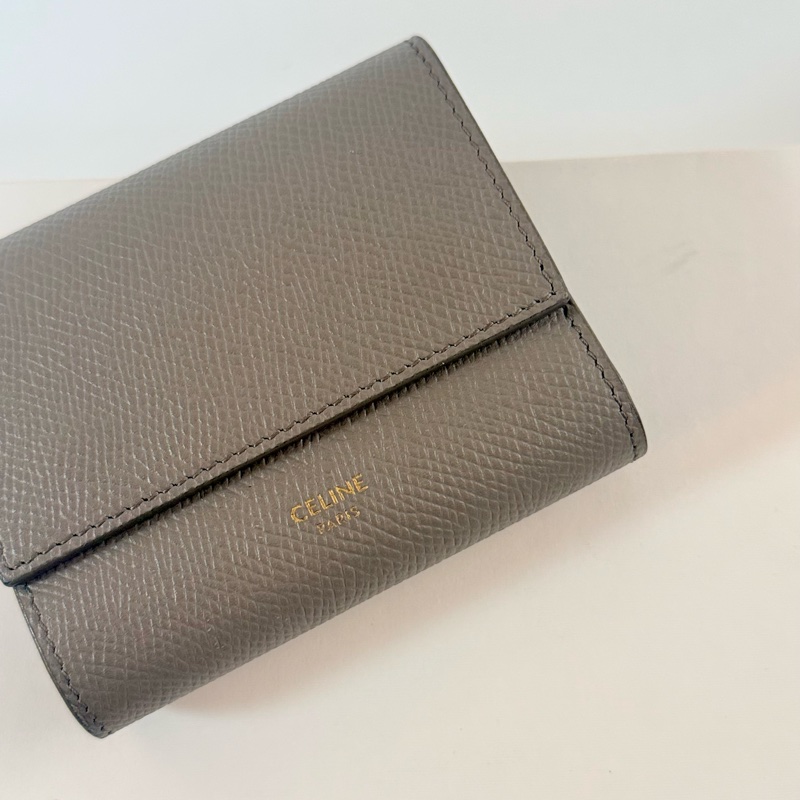 ✔️ Celine 粒面牛皮三折短夾(鵝卵石色)-10