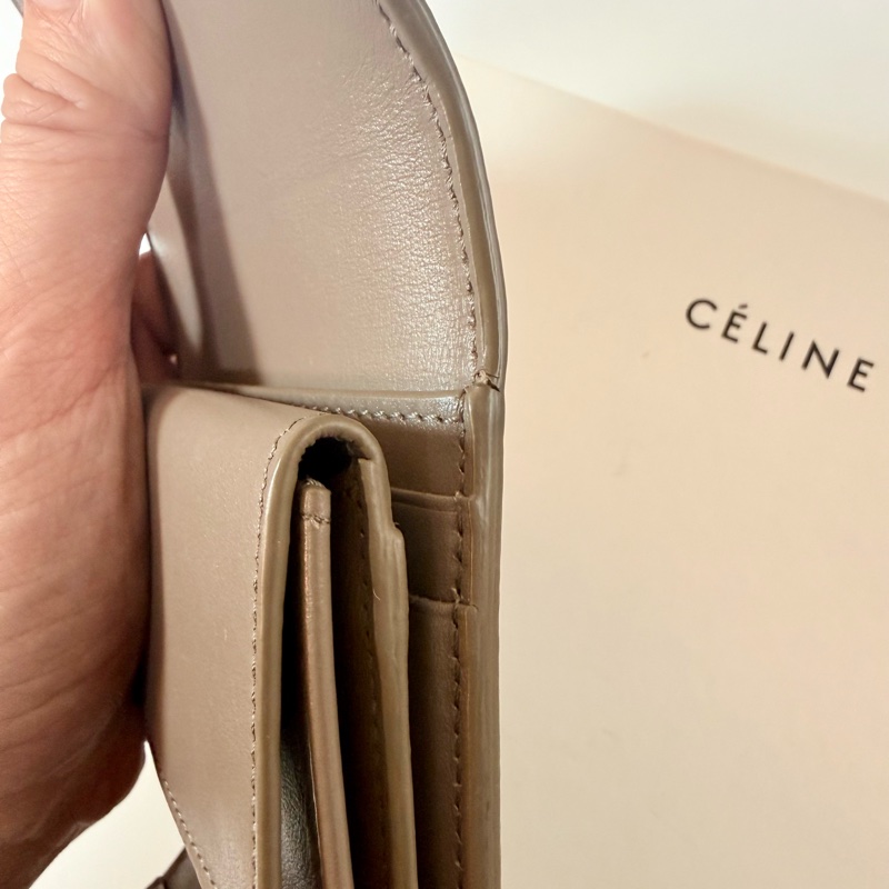 ✔️ Celine 粒面牛皮三折短夾(鵝卵石色)-24