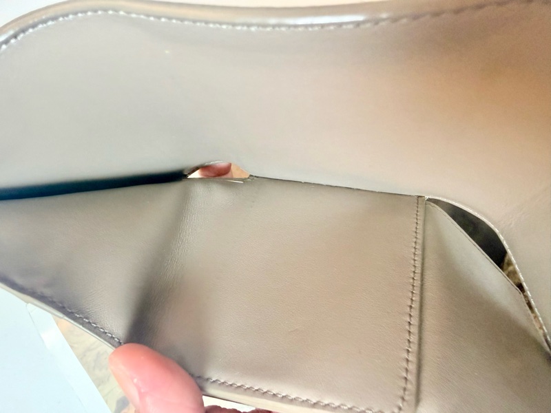 ✔️ Celine 粒面牛皮三折短夾(鵝卵石色)-27