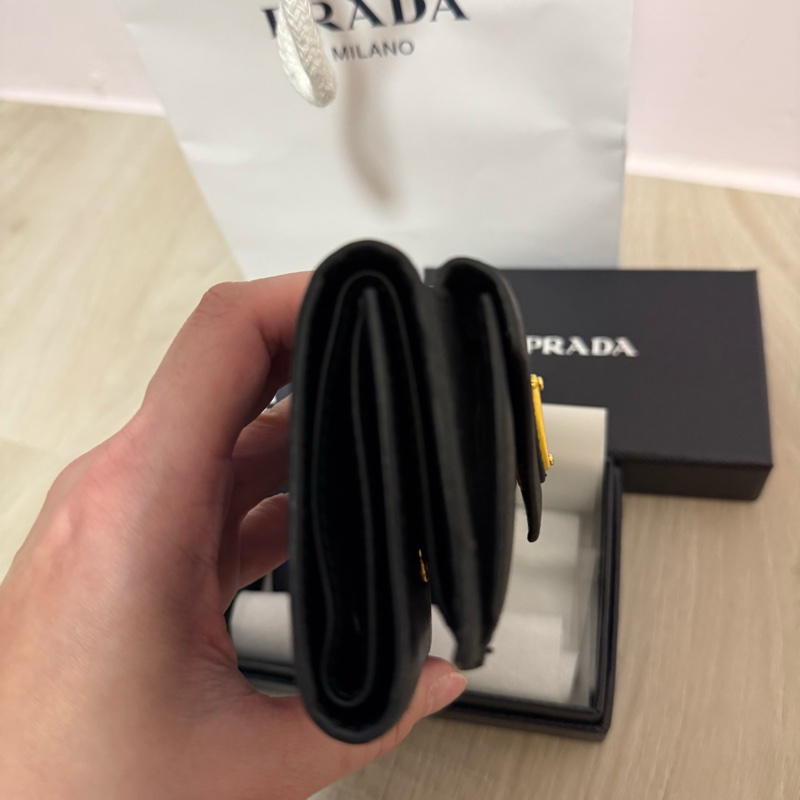 Prada 三折零錢短夾-1