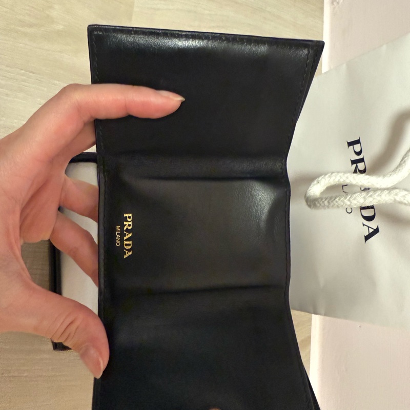 Prada 三折零錢短夾-11