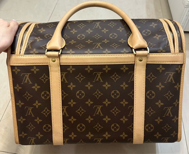 Louis Vuitton 寵物包-1