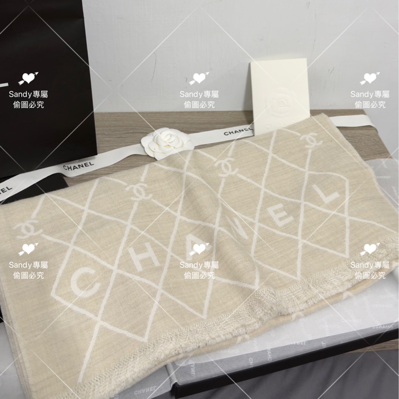 附盒子❤️Chanel 26p 爆款經典菱格圍巾🧣 全新全配 奶油白-1