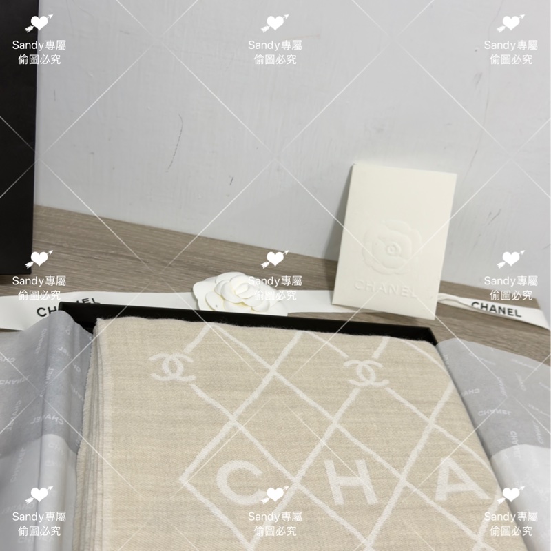 附盒子❤️Chanel 26p 爆款經典菱格圍巾🧣 全新全配 奶油白-19