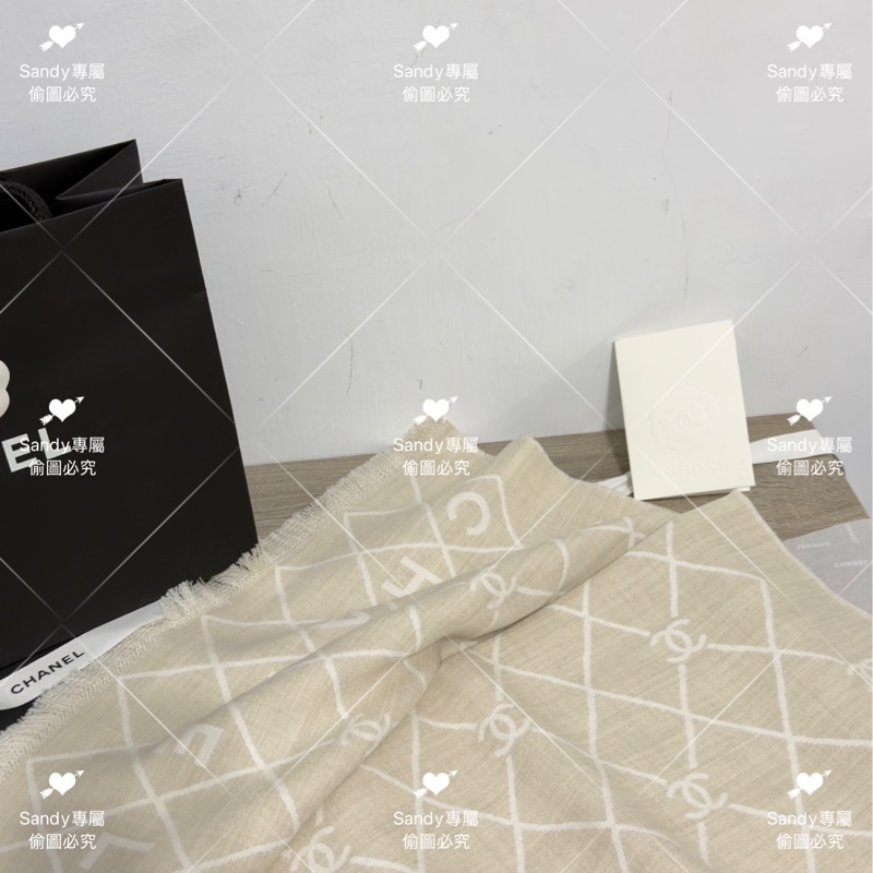 附盒子❤️Chanel 26p 爆款經典菱格圍巾🧣 全新全配 奶油白-20
