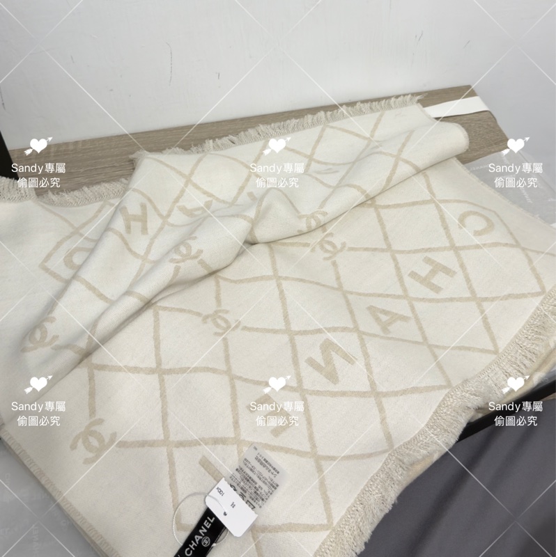 附盒子❤️Chanel 26p 爆款經典菱格圍巾🧣 全新全配 奶油白-21