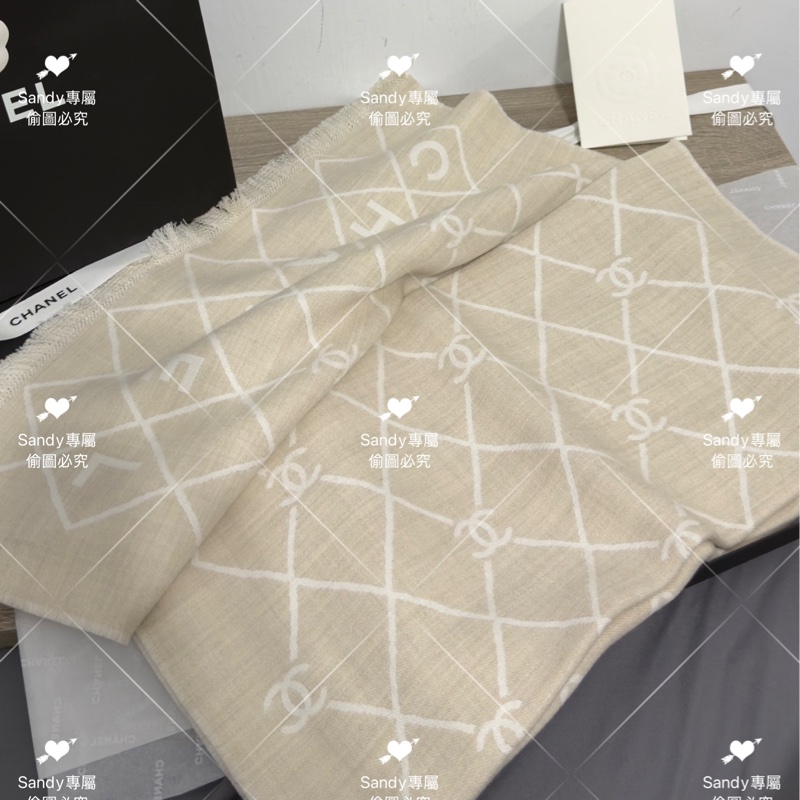 附盒子❤️Chanel 26p 爆款經典菱格圍巾🧣 全新全配 奶油白-25