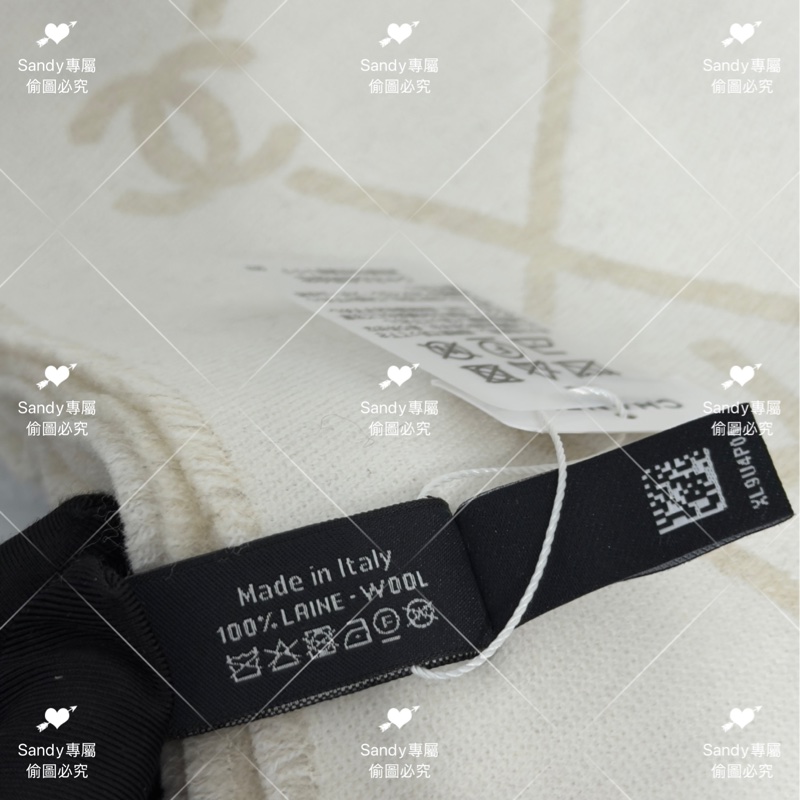 附盒子❤️Chanel 26p 爆款經典菱格圍巾🧣 全新全配 奶油白-32
