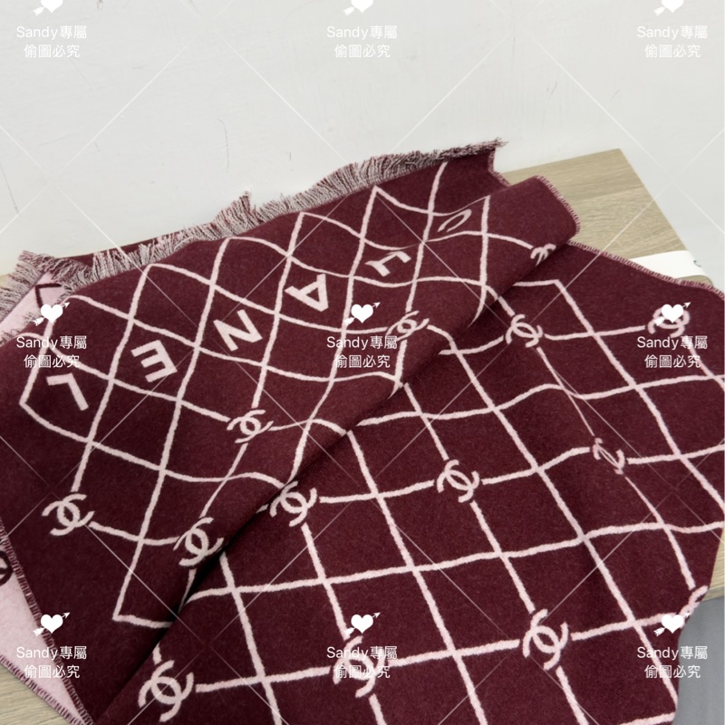 附盒子❤️Chanel 26p 爆款經典菱格圍巾🧣 全新全配 酒紅色-19