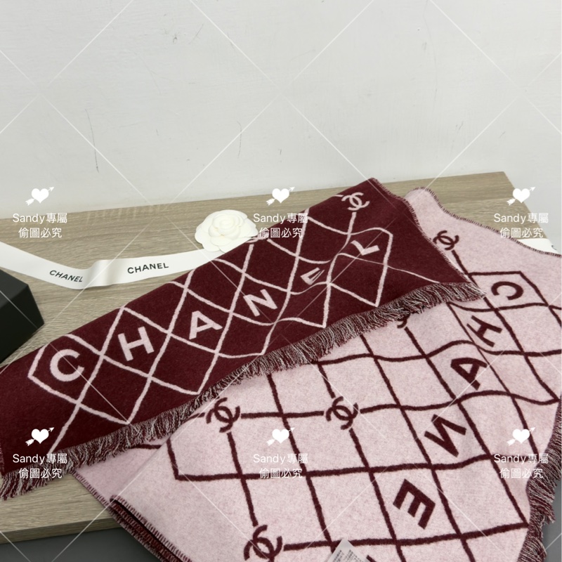 附盒子❤️Chanel 26p 爆款經典菱格圍巾🧣 全新全配 酒紅色-35
