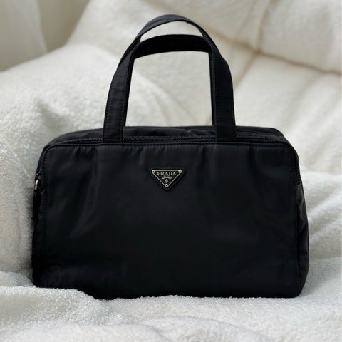 Prada多功能黑色保齡球包