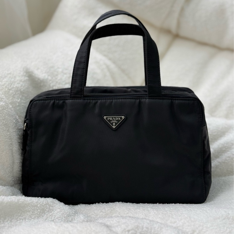Prada多功能黑色保齡球包-0