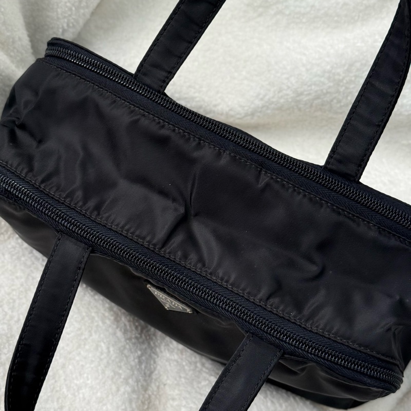 Prada多功能黑色保齡球包-2